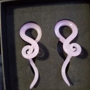Glass swirl earrings, 2g